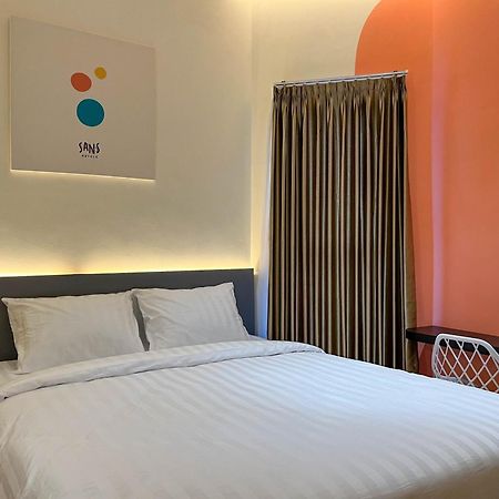 Sans Hotel Premiere Majapahit 三宝垄 外观 照片