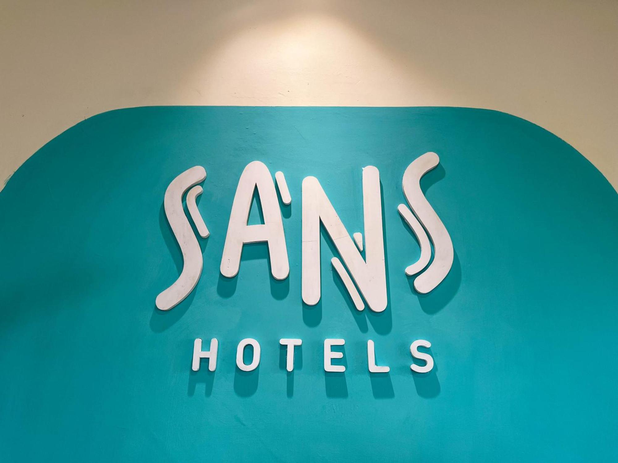 Sans Hotel Premiere Majapahit 三宝垄 外观 照片