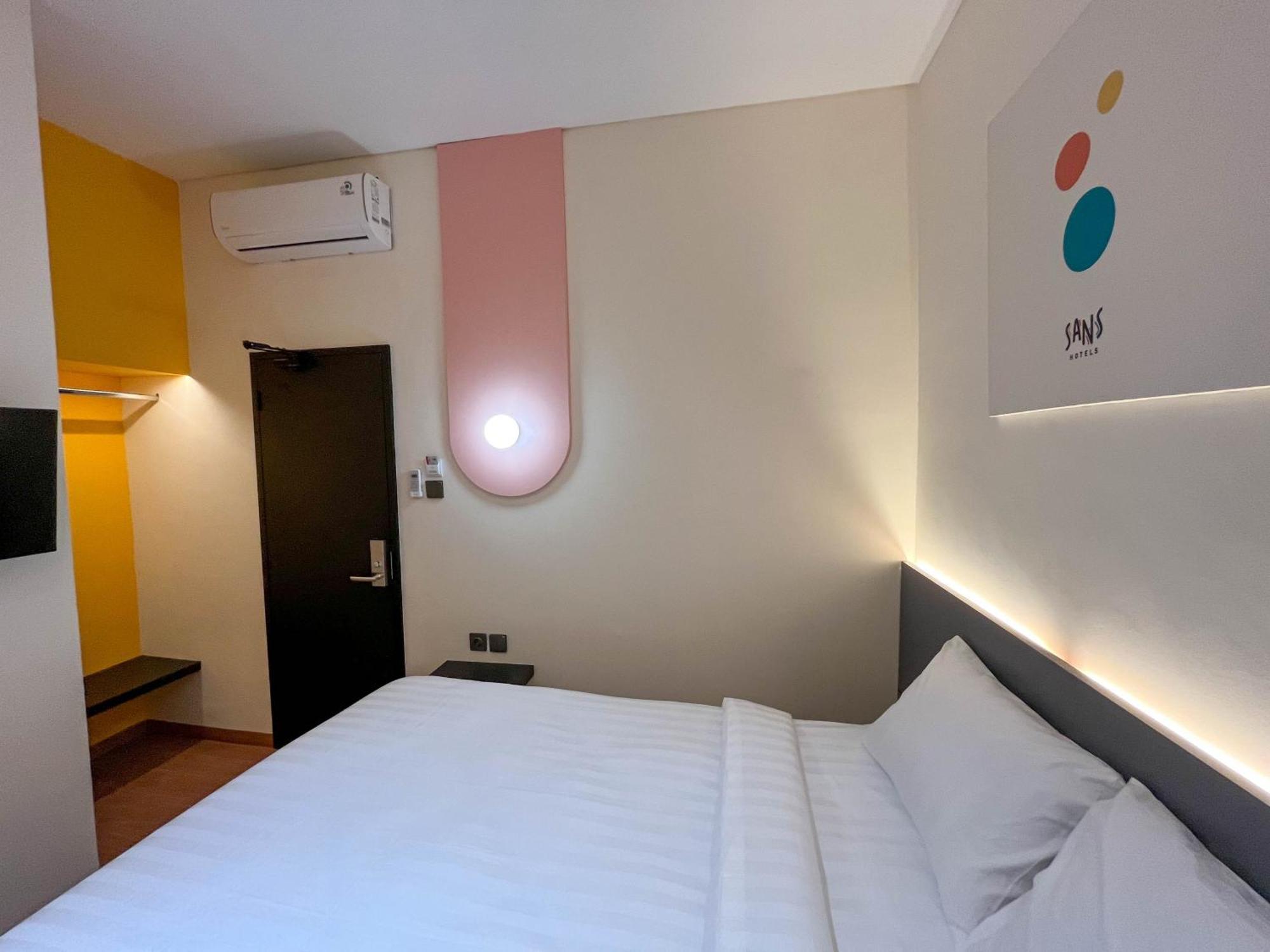 Sans Hotel Premiere Majapahit 三宝垄 外观 照片