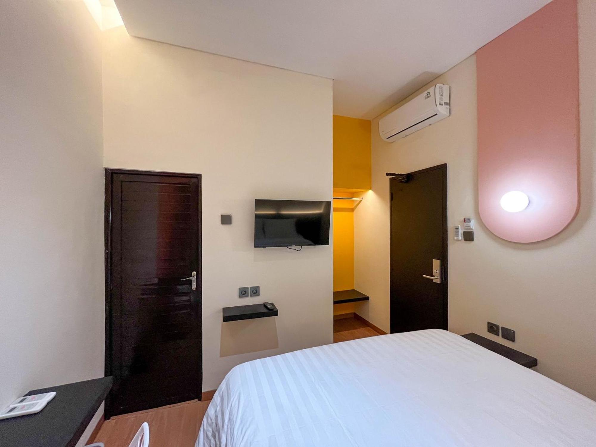 Sans Hotel Premiere Majapahit 三宝垄 外观 照片