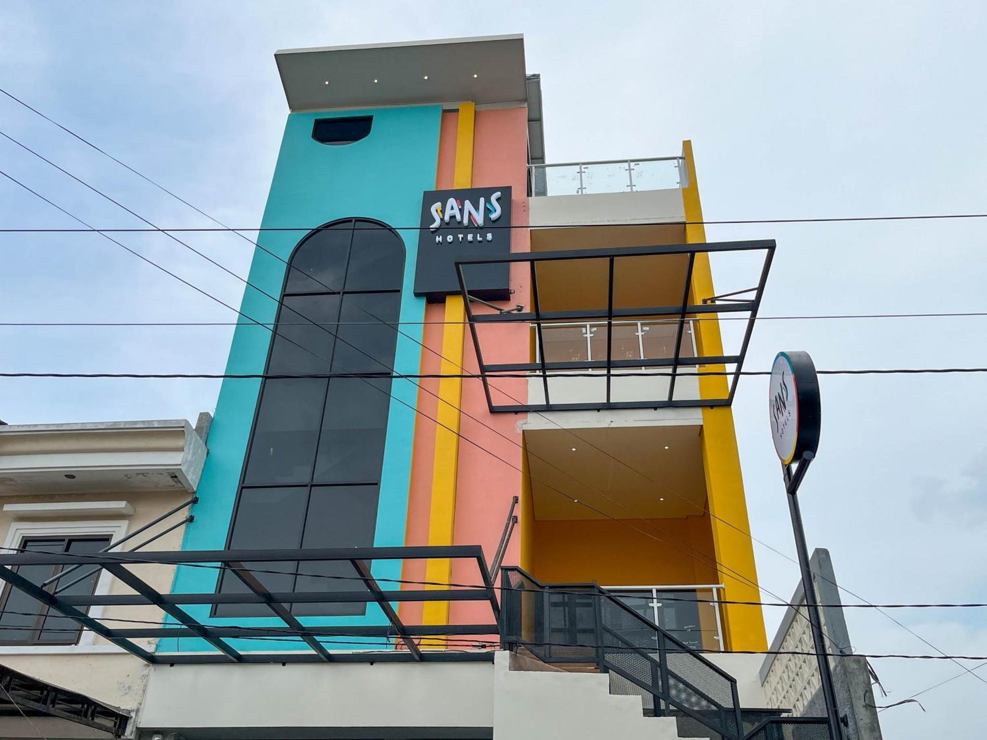 Sans Hotel Premiere Majapahit 三宝垄 外观 照片